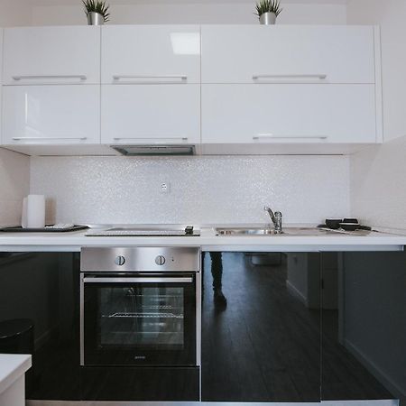 Apartments & Rooms Danivan Pool Villas B Новаля Стая снимка