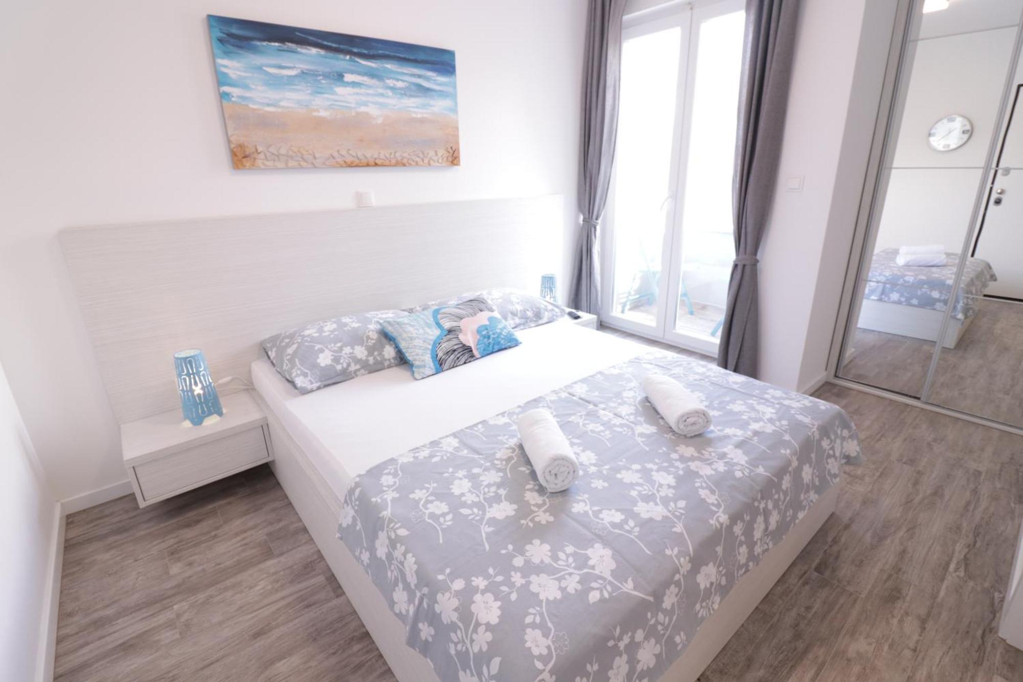 Apartments & Rooms Danivan Pool Villas B Новаля Стая снимка