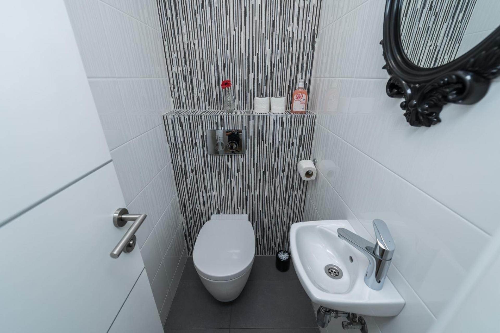 Apartments & Rooms Danivan Pool Villas B Новаля Стая снимка