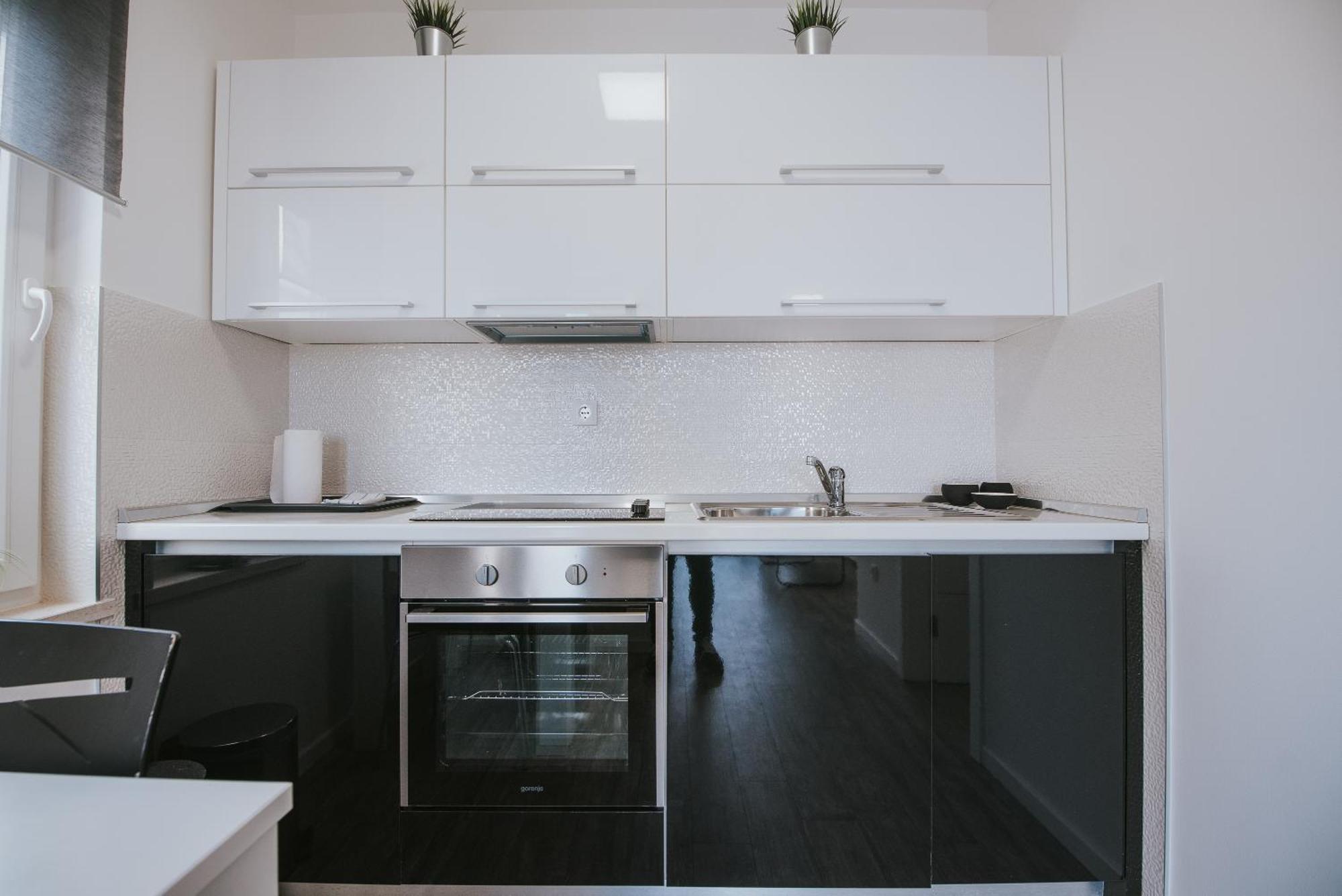 Apartments & Rooms Danivan Pool Villas B Новаля Стая снимка