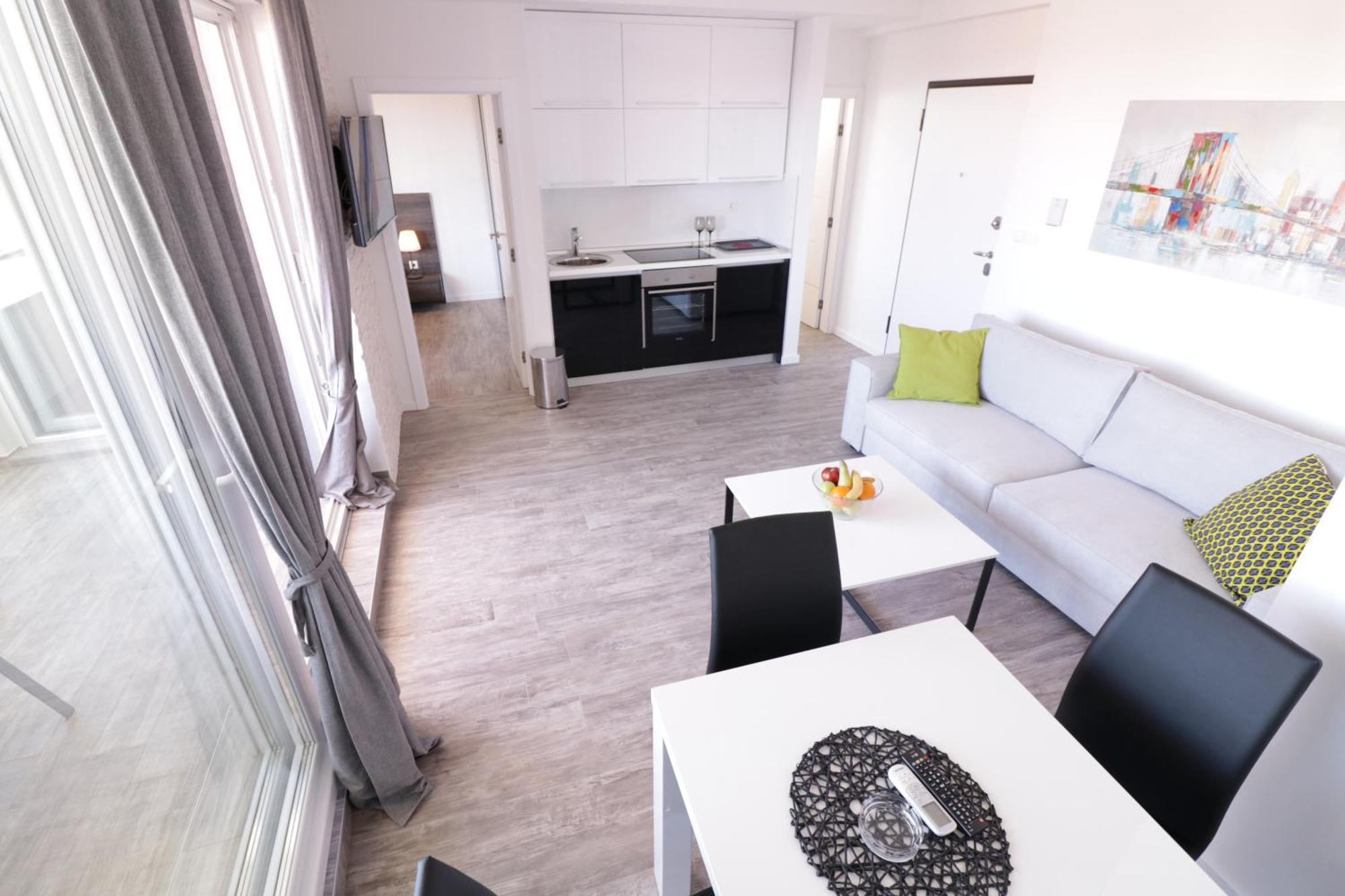 Apartments & Rooms Danivan Pool Villas B Новаля Стая снимка
